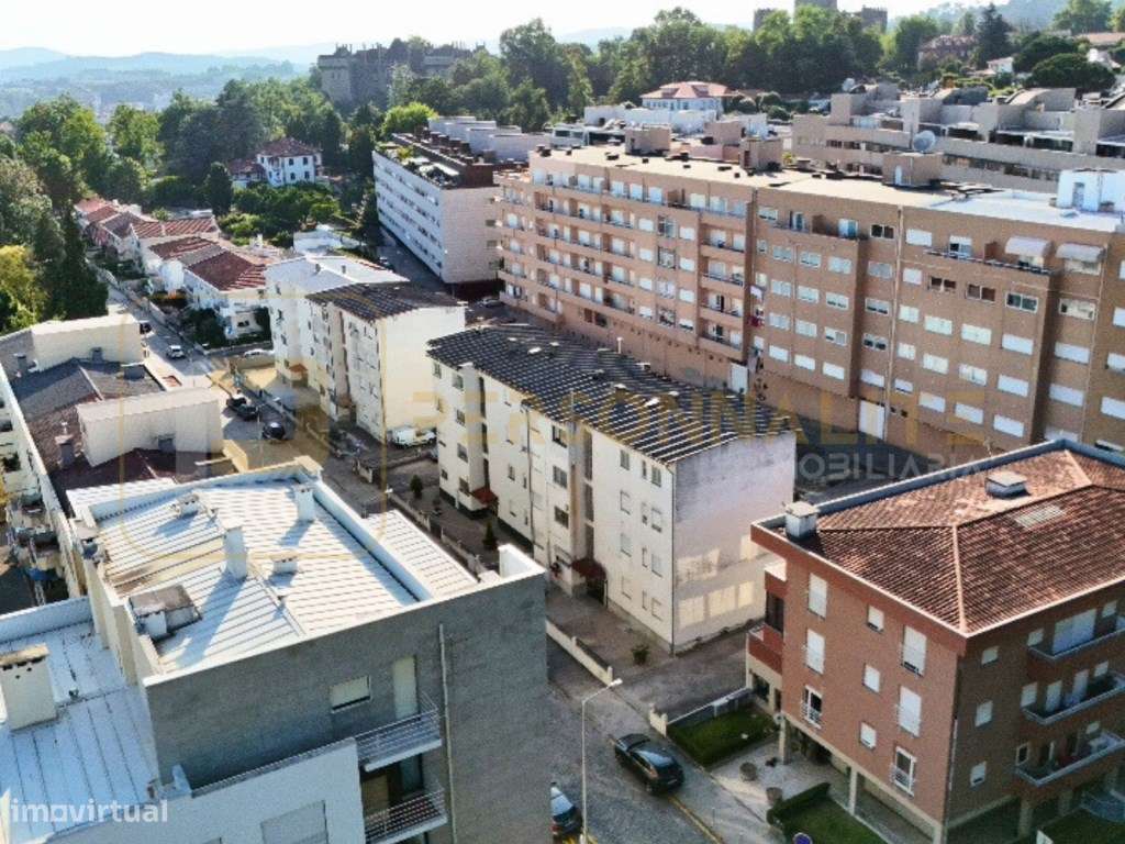 Apt. T3 c/ garagem - Centro de Guimarães-13