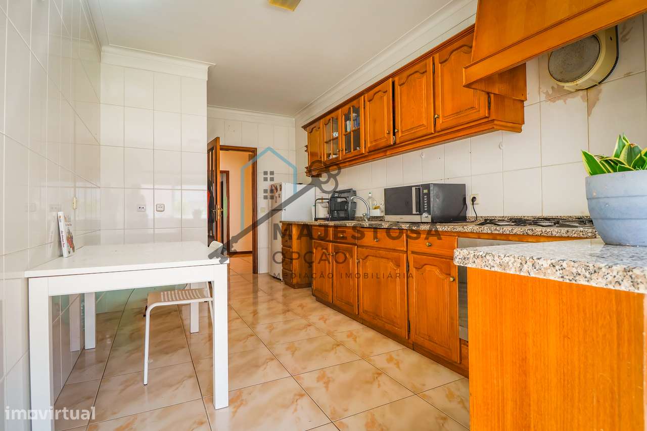 Apartamento T3 no Último Andar com Garagem — Gualtar (Braga)-8