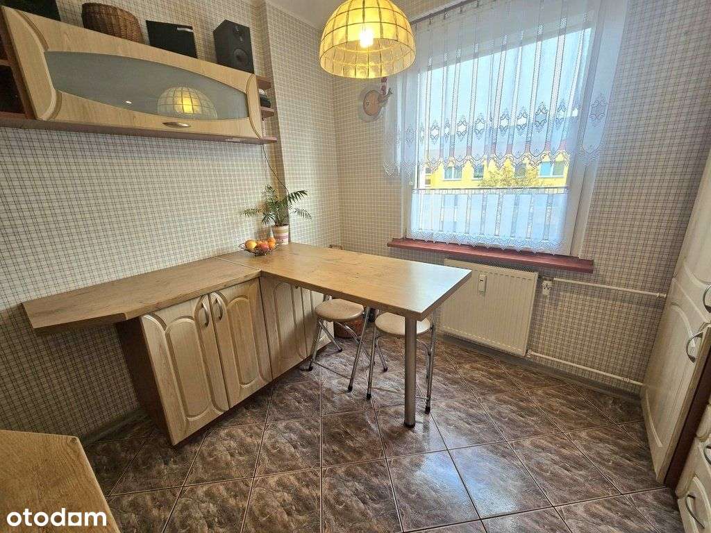 Zadbane trzypokojowe mieszkanie-8