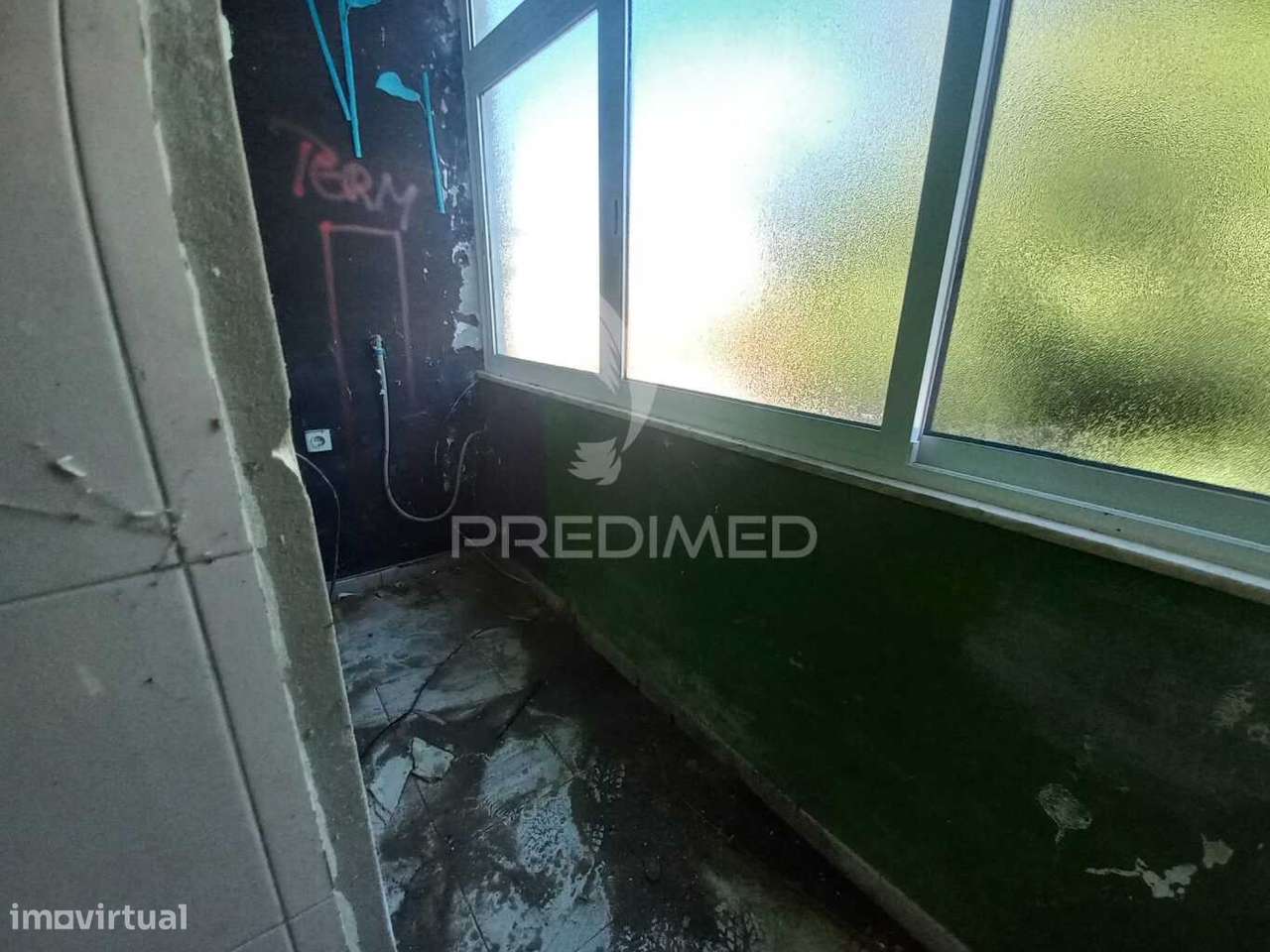 Apartamento T1 em Remodelação – Baixa da Banheira - Grande imagem: 5/7