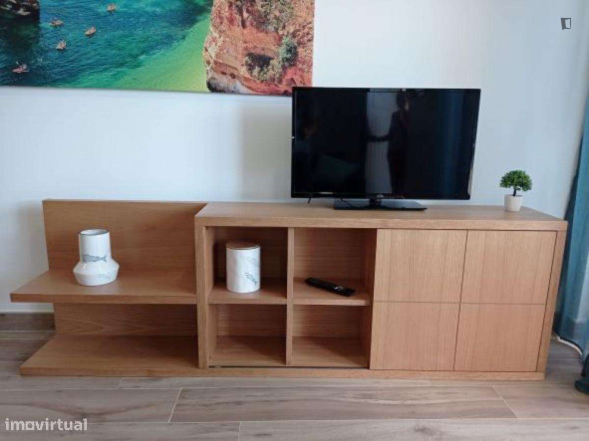 Casa com 3 quartos - localizado em Lagos - Grande imagem: 5/25