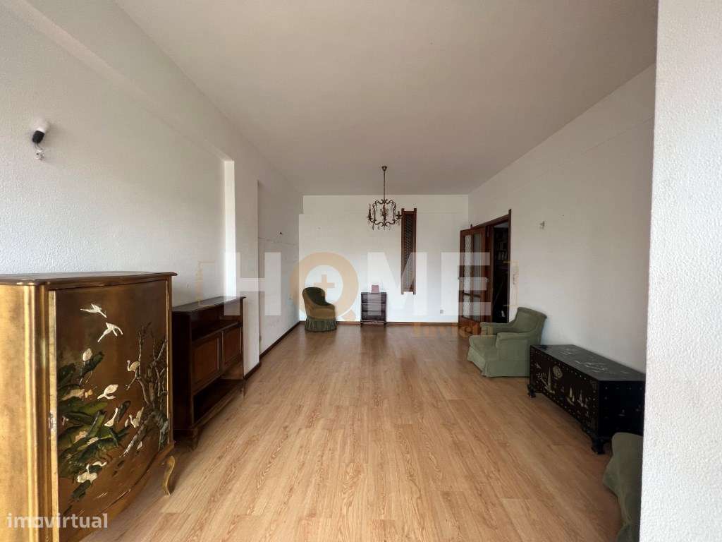 Apartamento T3+1, com varanda à Av. Fernão de Magalhães- Bonfim- Porto-5