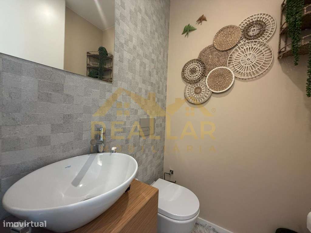 Exclusiva Moradia T4 Semi-Nova com Vista Rio - Condomínio Privado Q...-17