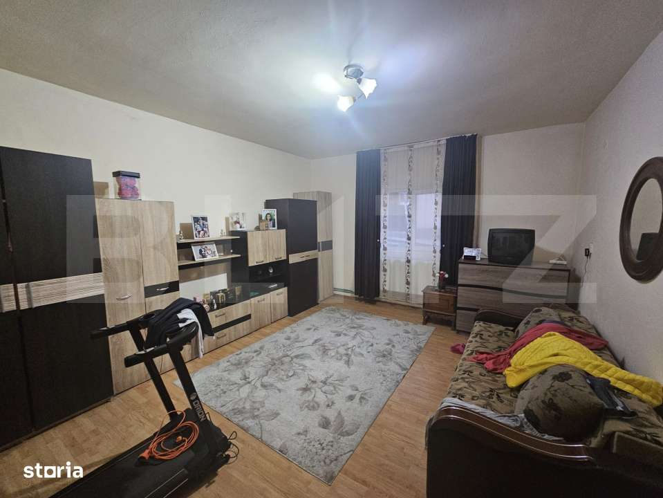 Casa de vanzare cu 3 camere, zona centrala, Campeni - Imagine principală: 2/16
