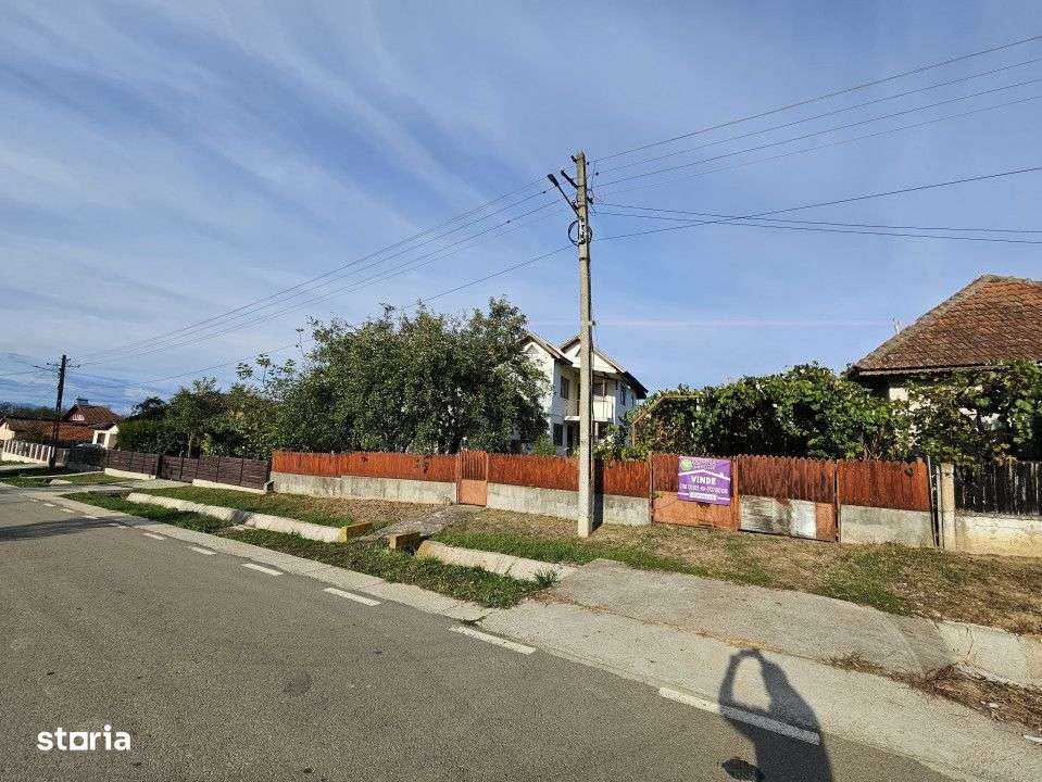 Vanzare casa P+1, in comuna Danesti, la 10 km distanta de Tg. Jiu - Imagine principală: 1/10