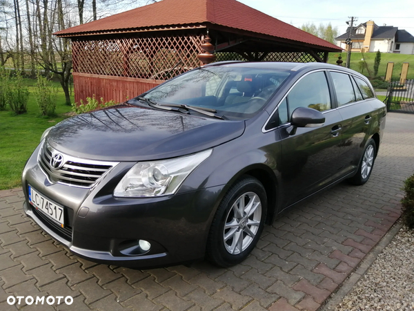 Toyota Avensis 1.8 Sol NAVI - 2