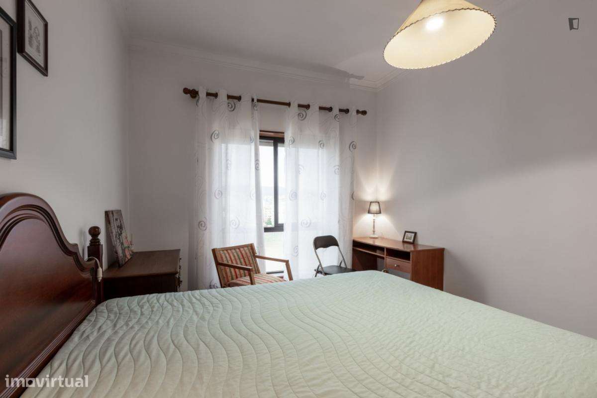 Quarto - localizado em Arregaça Coimbra - Grande imagem: 3/20