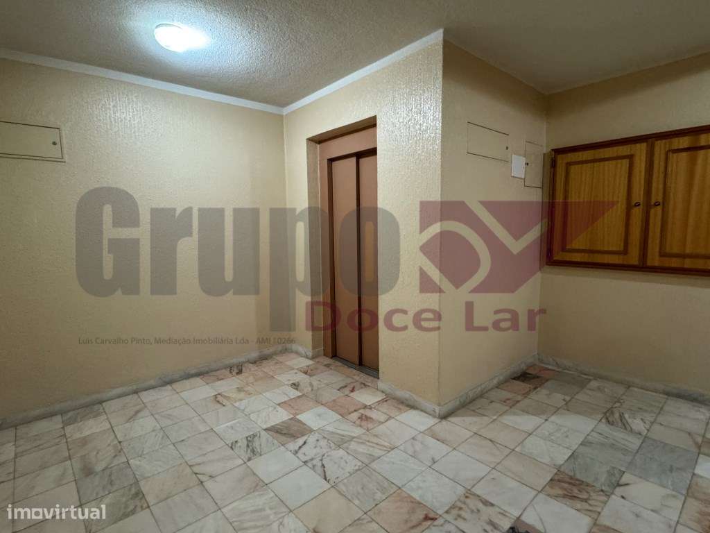 Apartamento T2 c/ piscina - Condominio Privado-35