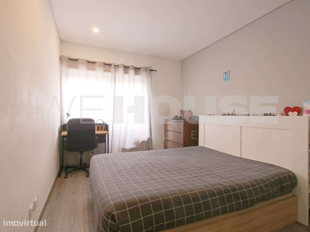 Apartamento T2 Renovado com Varanda - Excelente Localização ( Estaç...-9