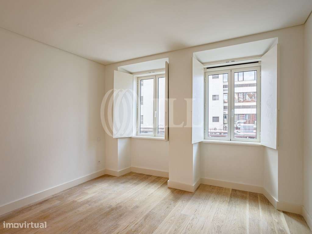 Apartamento T0, com terraço, localizado no São Bento 21 - Grande imagem: 1/46