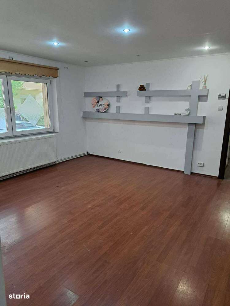 Apartament de vanzare 2 camere , Micro 16 , parter , 53.000 euro neg.-1