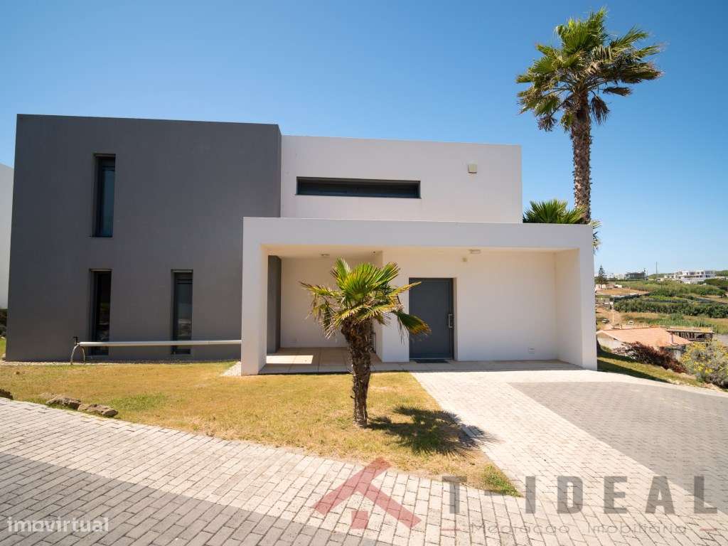 Moradia T4 Moderna Vista Mar-11