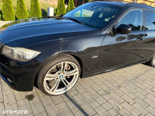 BMW Seria 3 335i xDrive Touring - 22