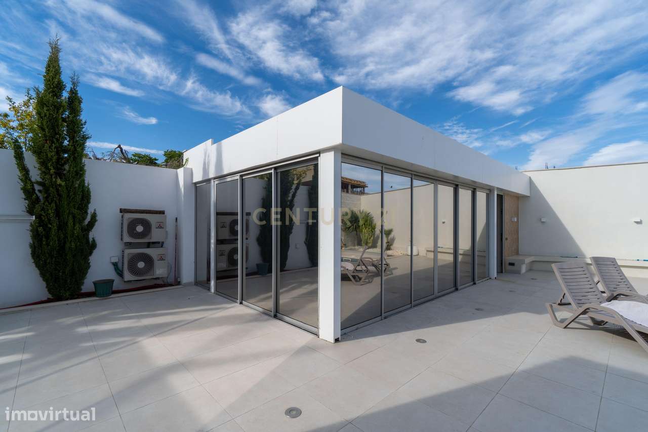 Moradia Contemporânea T3+2 | Zona Premium - Montenegro, Faro-25