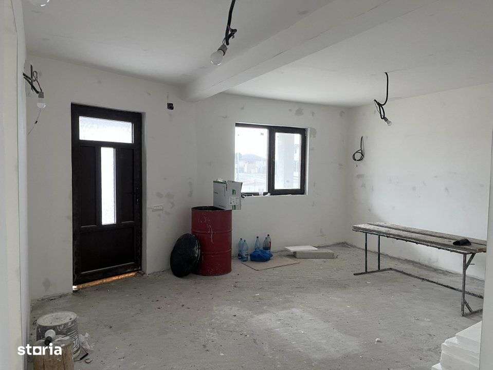 Oportunitate! Casa la sol, 3 camere, posibilitate mansardare, Valu lui - Imagine principală: 5/9