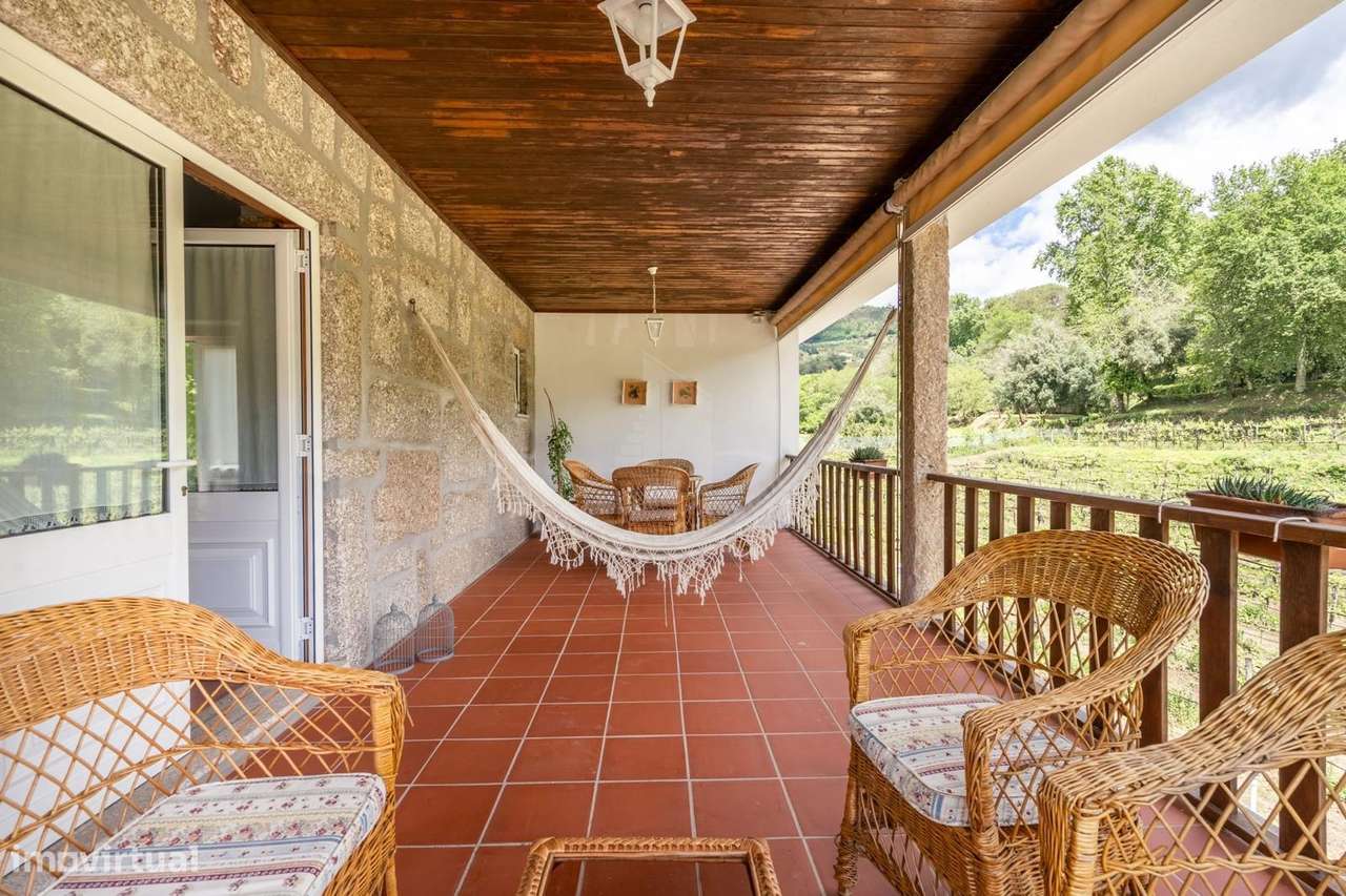 Quinta com Vinha Produtiva e Potencial Turístico junto ao Gerês-16