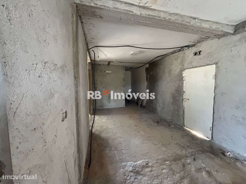 2 Moradias por terminar renovação com terreno - Valdonas, Tomar - Grande imagem: 4/33