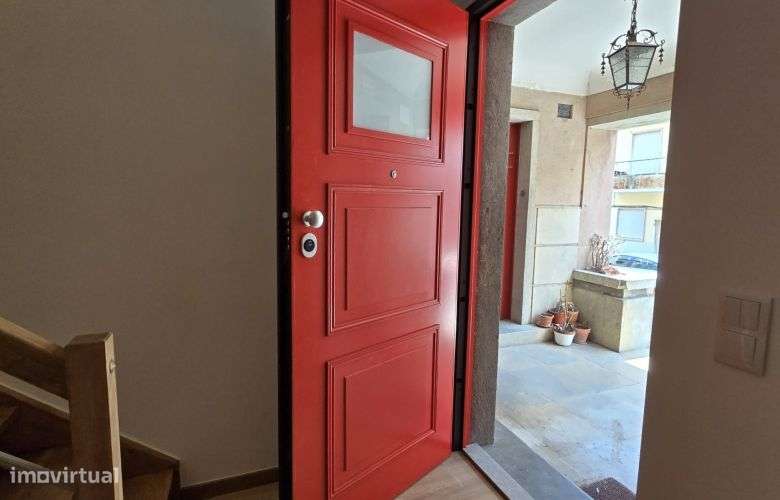 T3 Remodelado, com cozinha equipada às Portas de Benfica-31