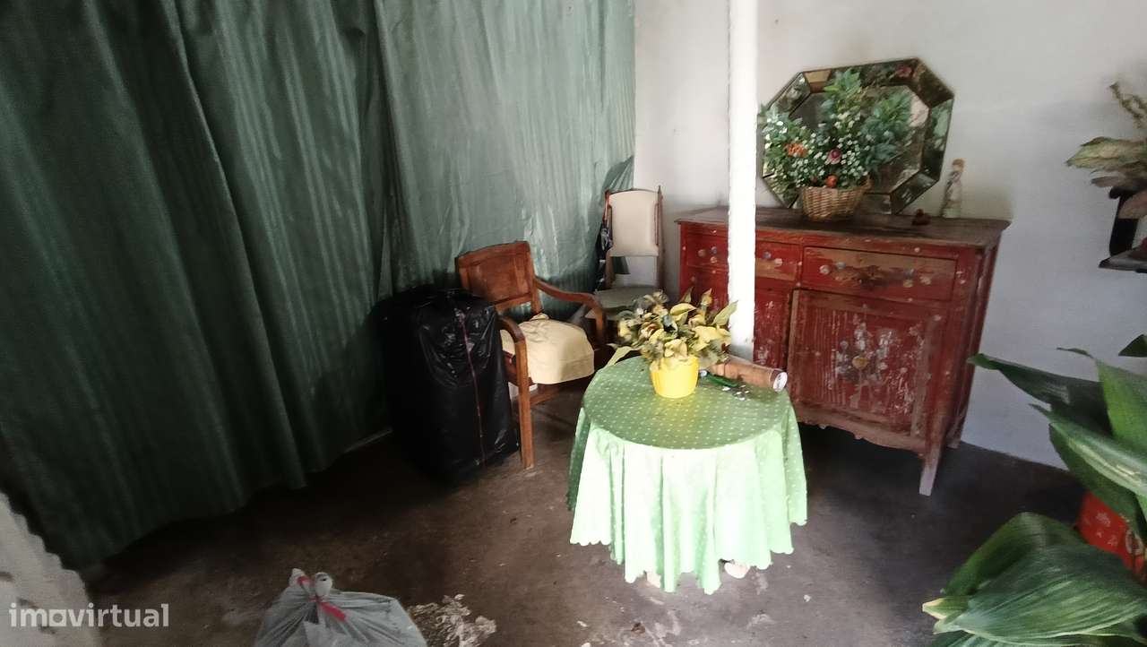 Moradia térrea para reabilitar - Arrendada - Grande imagem: 4/27