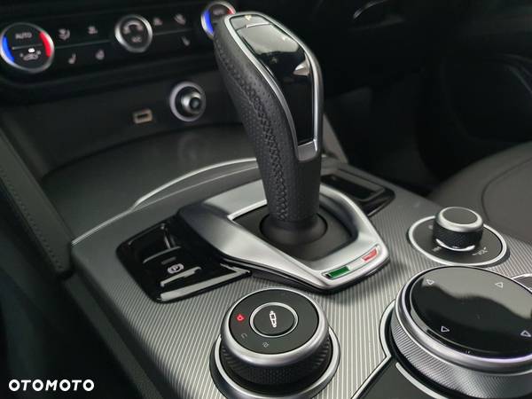 Alfa Romeo Stelvio - 20