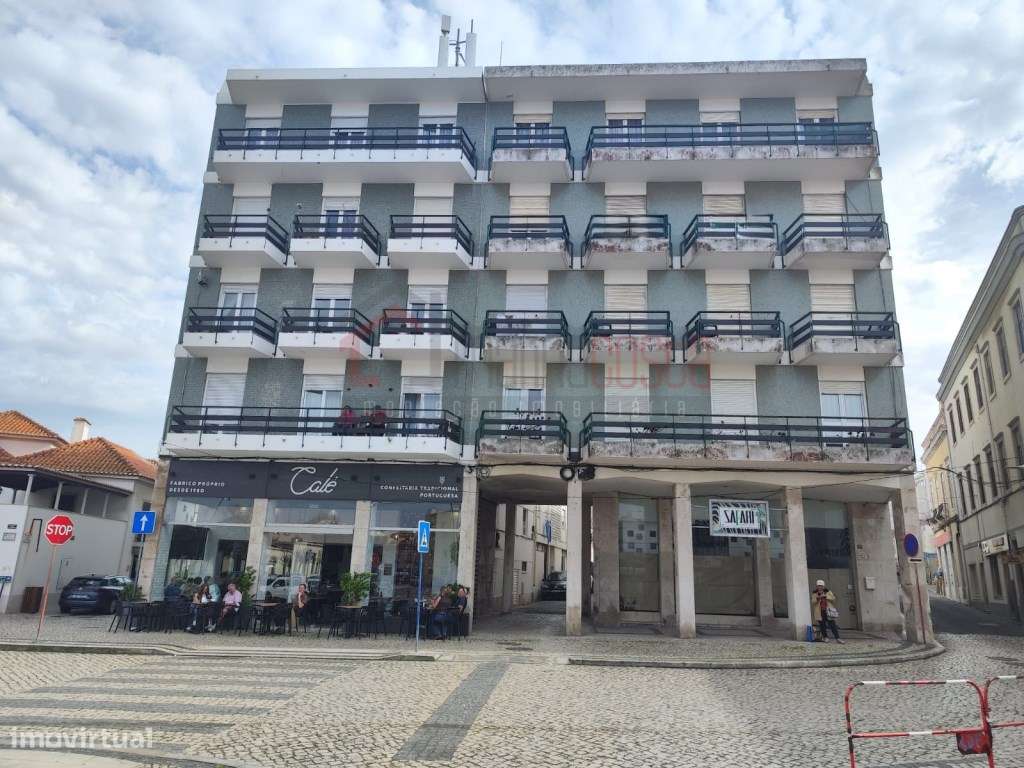 Prédio com 8 Apartamentos +1 Espaço Comercial - Grande imagem: 2/37