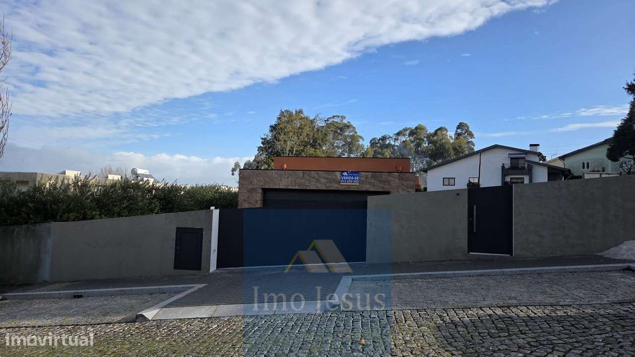 Moradia Terrêa 4 Frentes em Pedroso-38