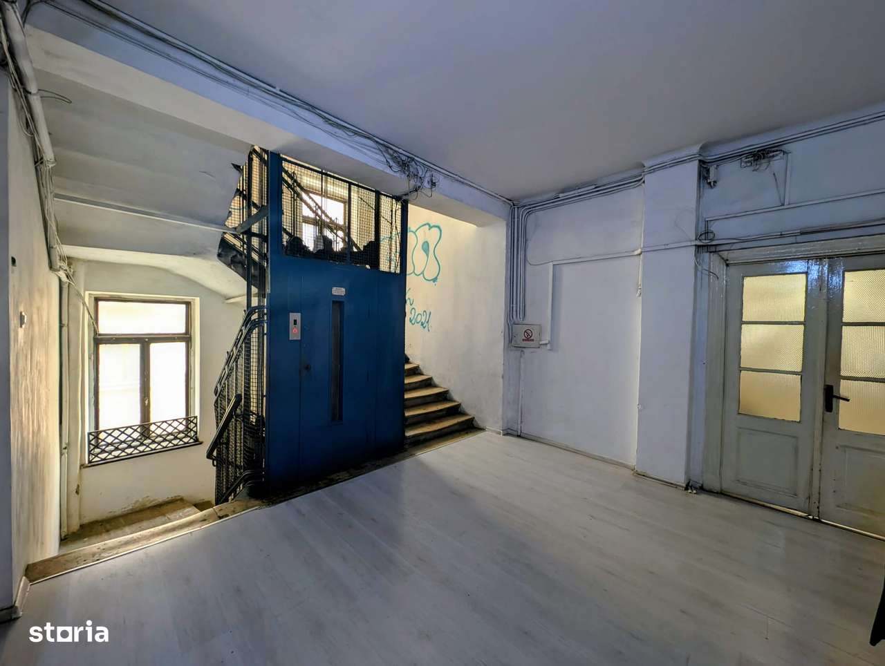 Pasajul Victoriei-strada cu umbrele,zona turistica,ultracentral,airbnb-4