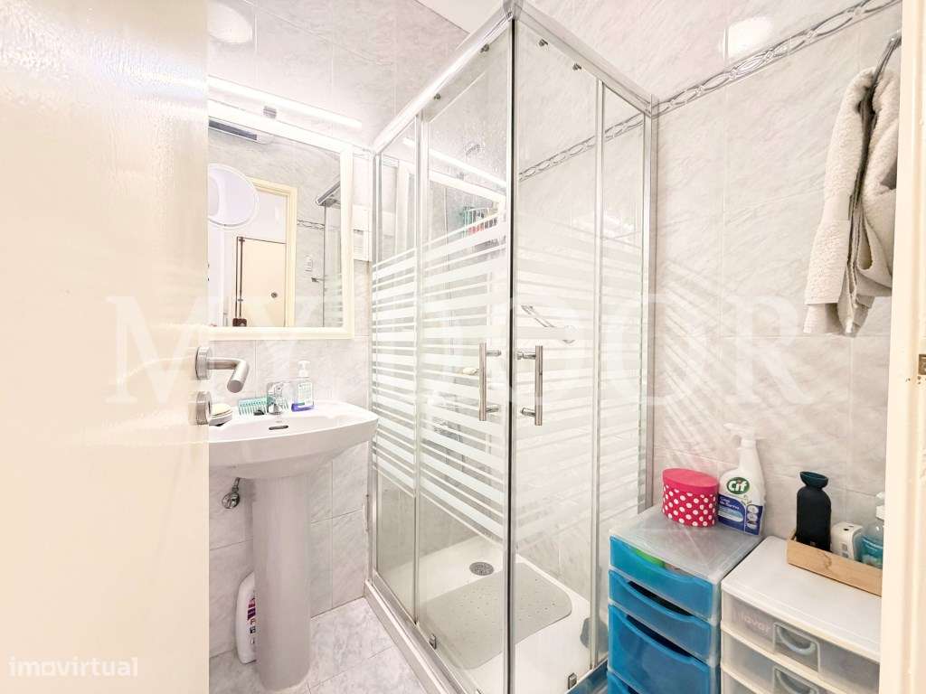 Apartamento T1 em Moscavide - 1º andar c/ Pequeno Espaço Exterior-28