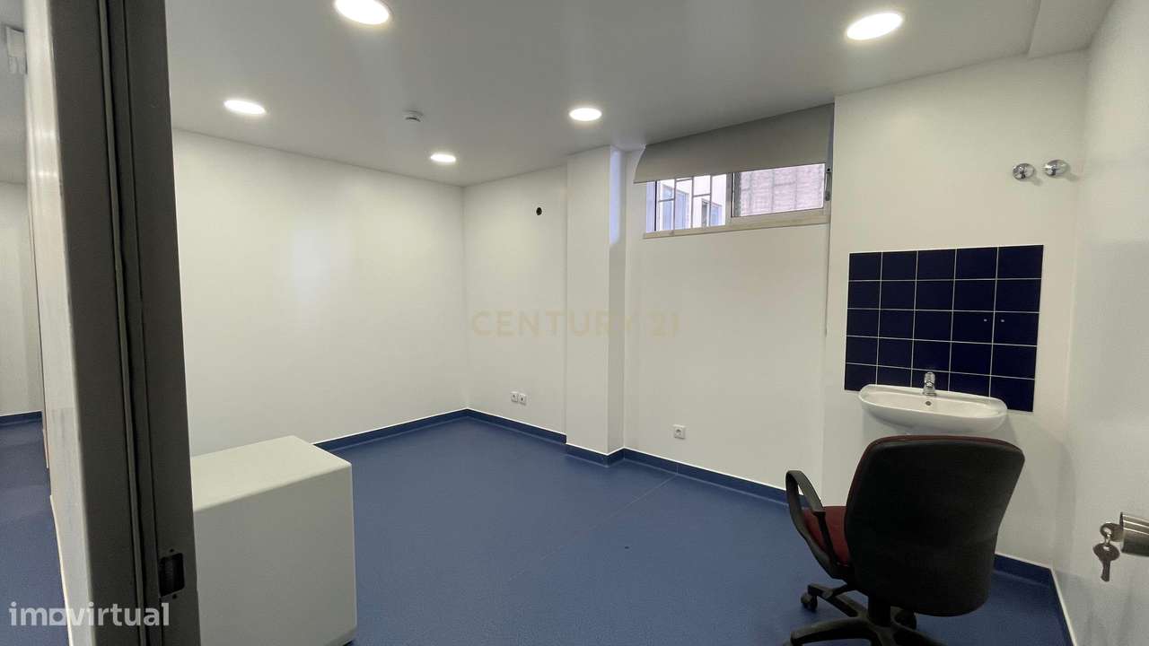 Espaço Comercial em Linda-a-Velha-19