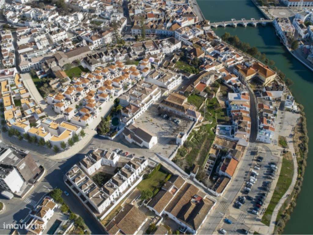 Terreno urbano no centro da cidade, junto ao Rio Gilão em Tavira, A... - Grande imagem: 2/27