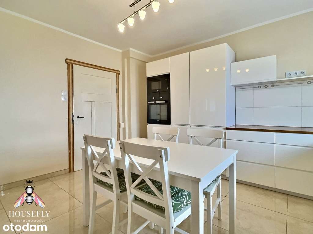 Niezależna część domu z garażem i własną działką-7