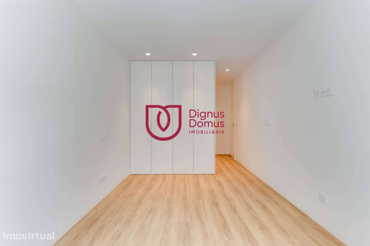 Apartamento T3 com 2 Lugares de Garagem — Centro de Gaia-32