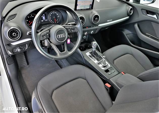 Audi A3 1.6 TDI S tronic Design - 12