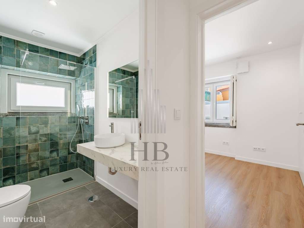 Andar de Moradia T2 + Anexo T1 Independente | Vista Mar e Serra | P...-33