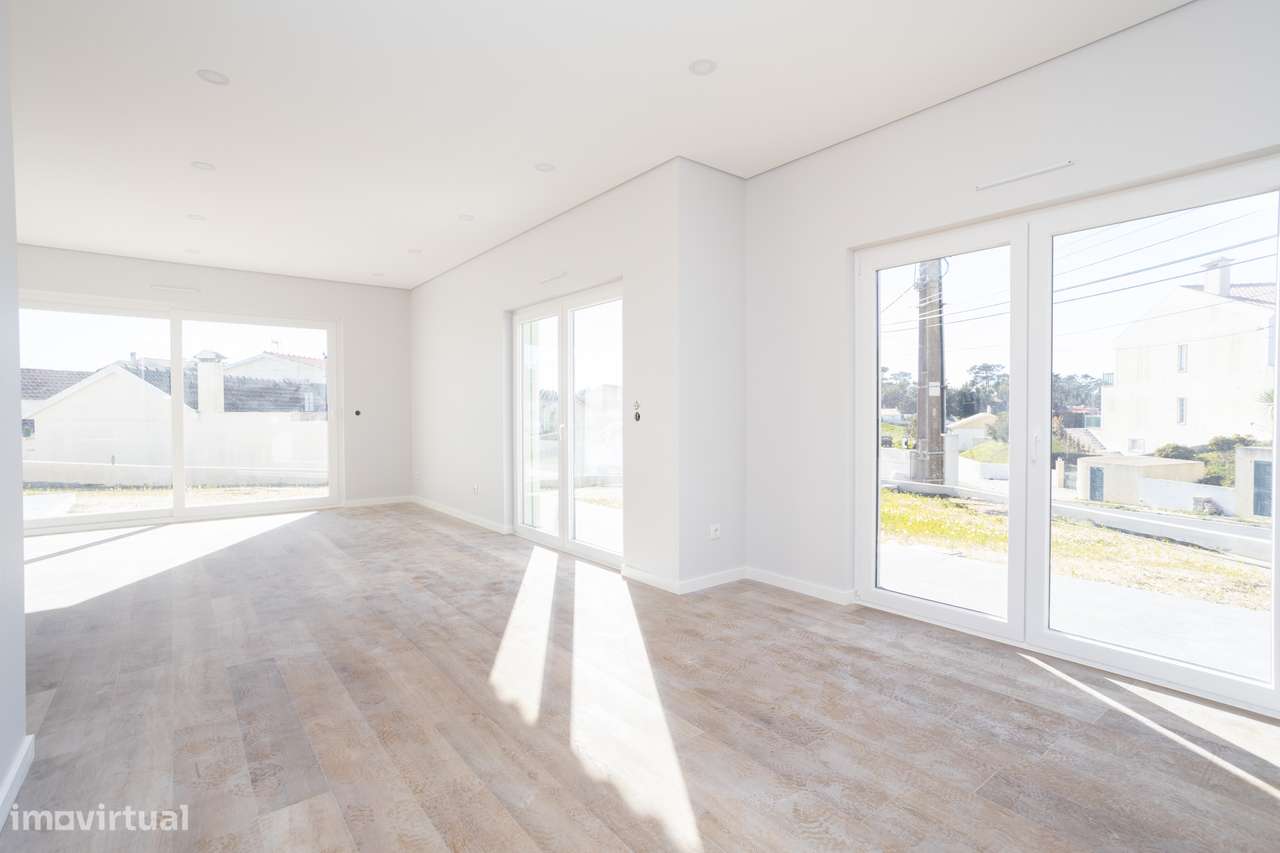 Moradia Térrea Geminada T3+1, Santo Isidoro - Grande imagem: 5/27