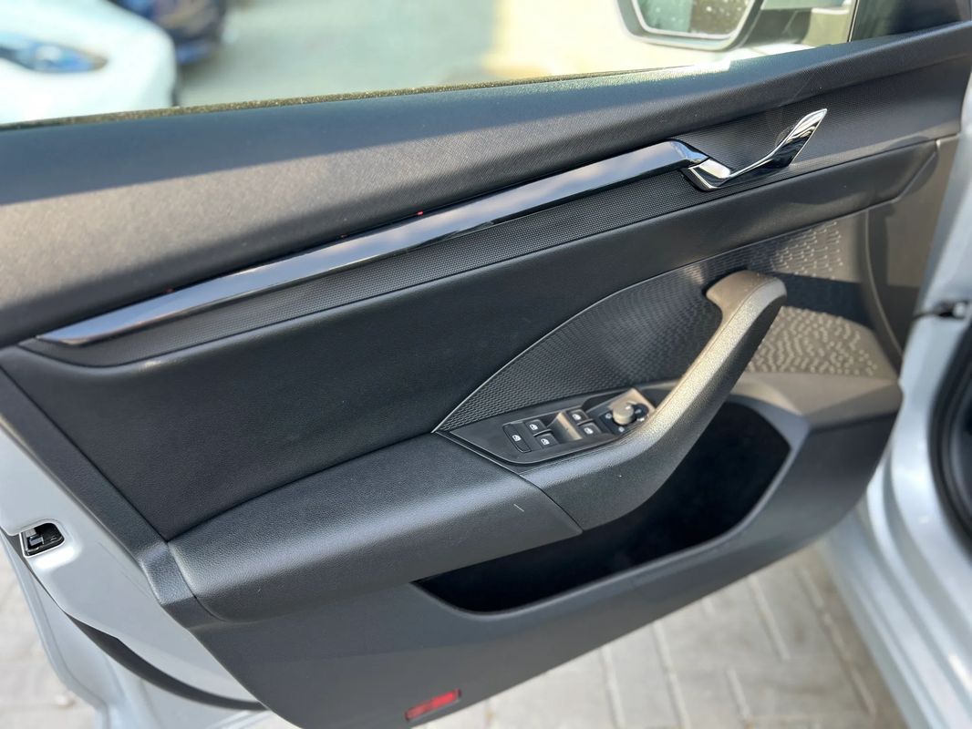 Skoda Octavia 1.5 TSI Ambition - 10