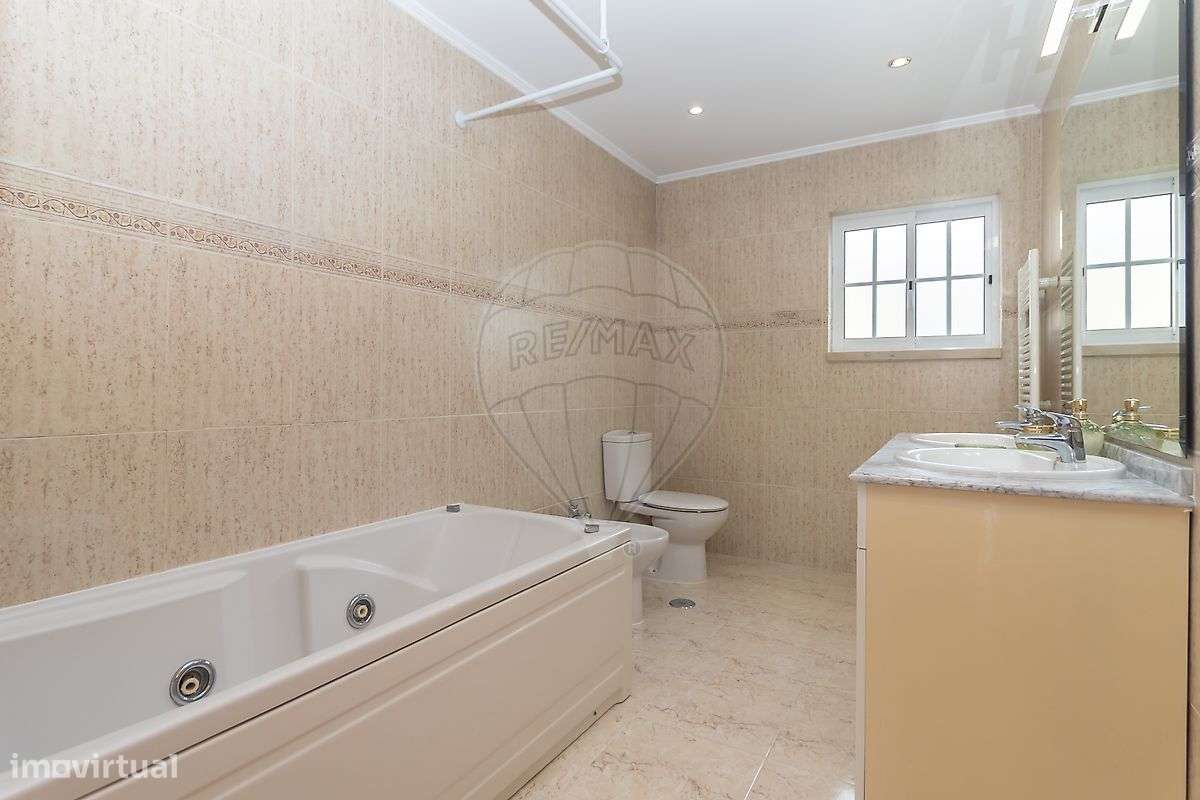 Moradia T4 nas Casas de Azeitão-38