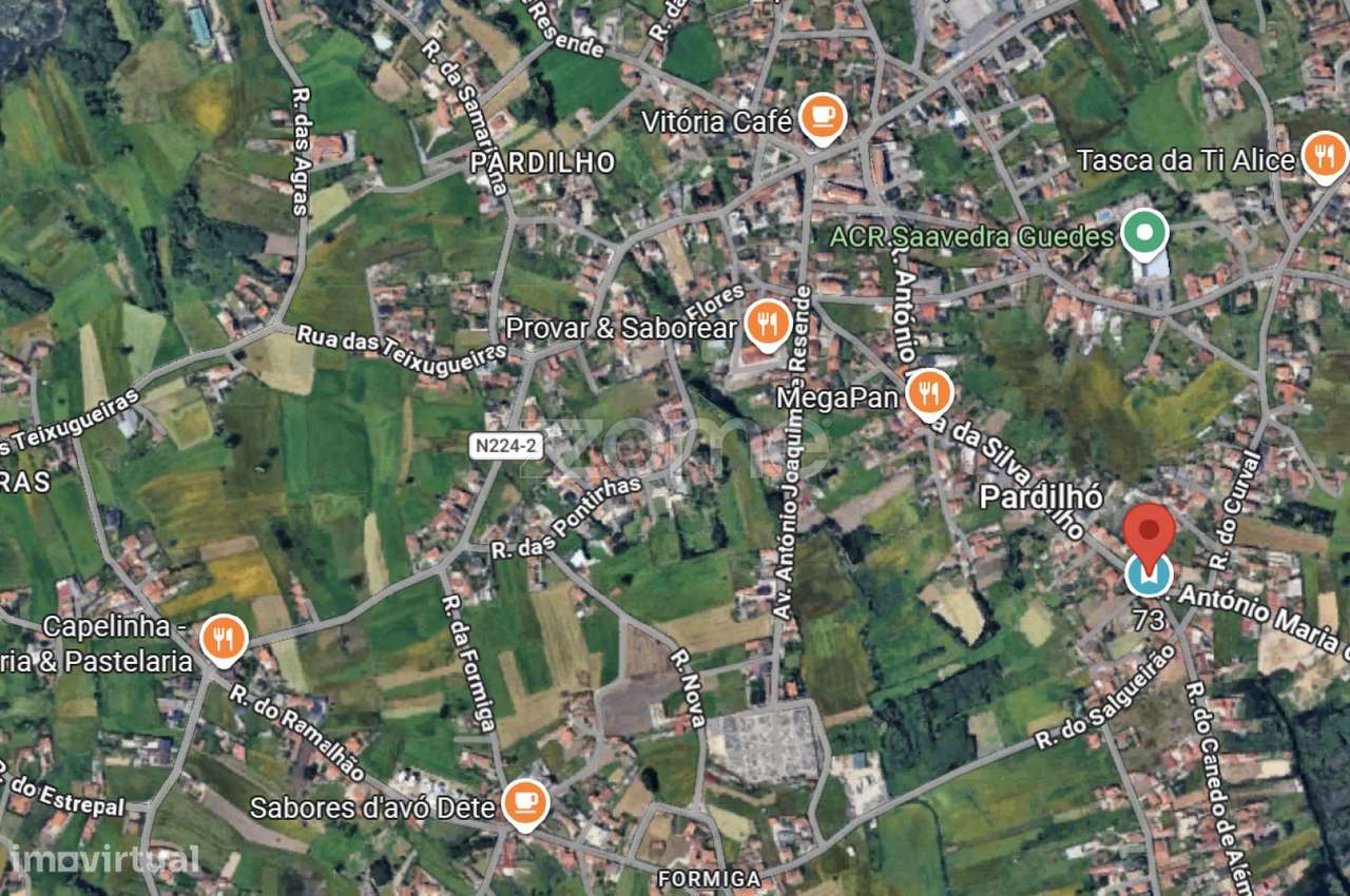 Moradia com terreno e anexos-22