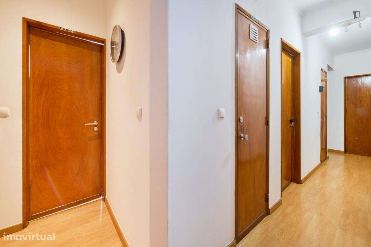 Quarto - localizado em Arroios Lisbon - Grande imagem: 2/10