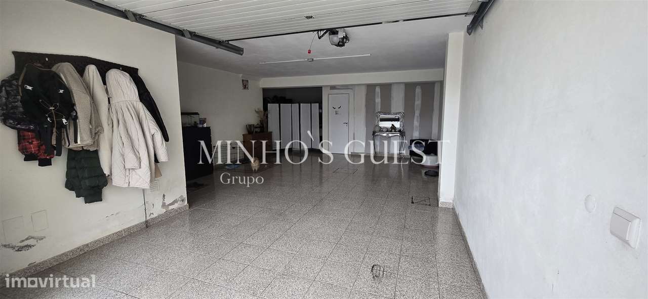 Moradia V3 c/ 1 Suite Closet, Mobilada e Equipada pronta a Habitar c/-30