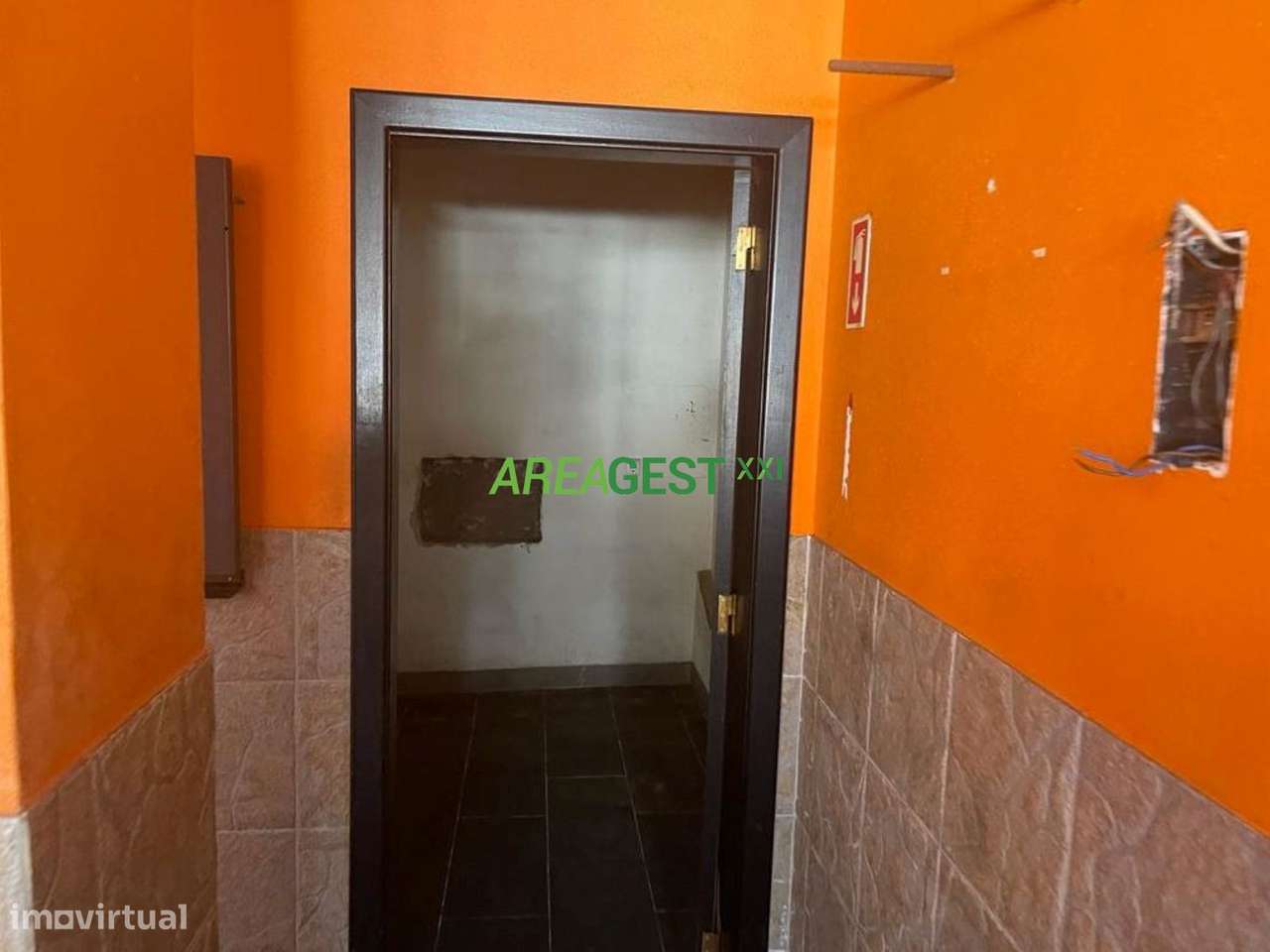 Loja para venda com rendimento na Costa da Caparica, Almada - Grande imagem: 2/4