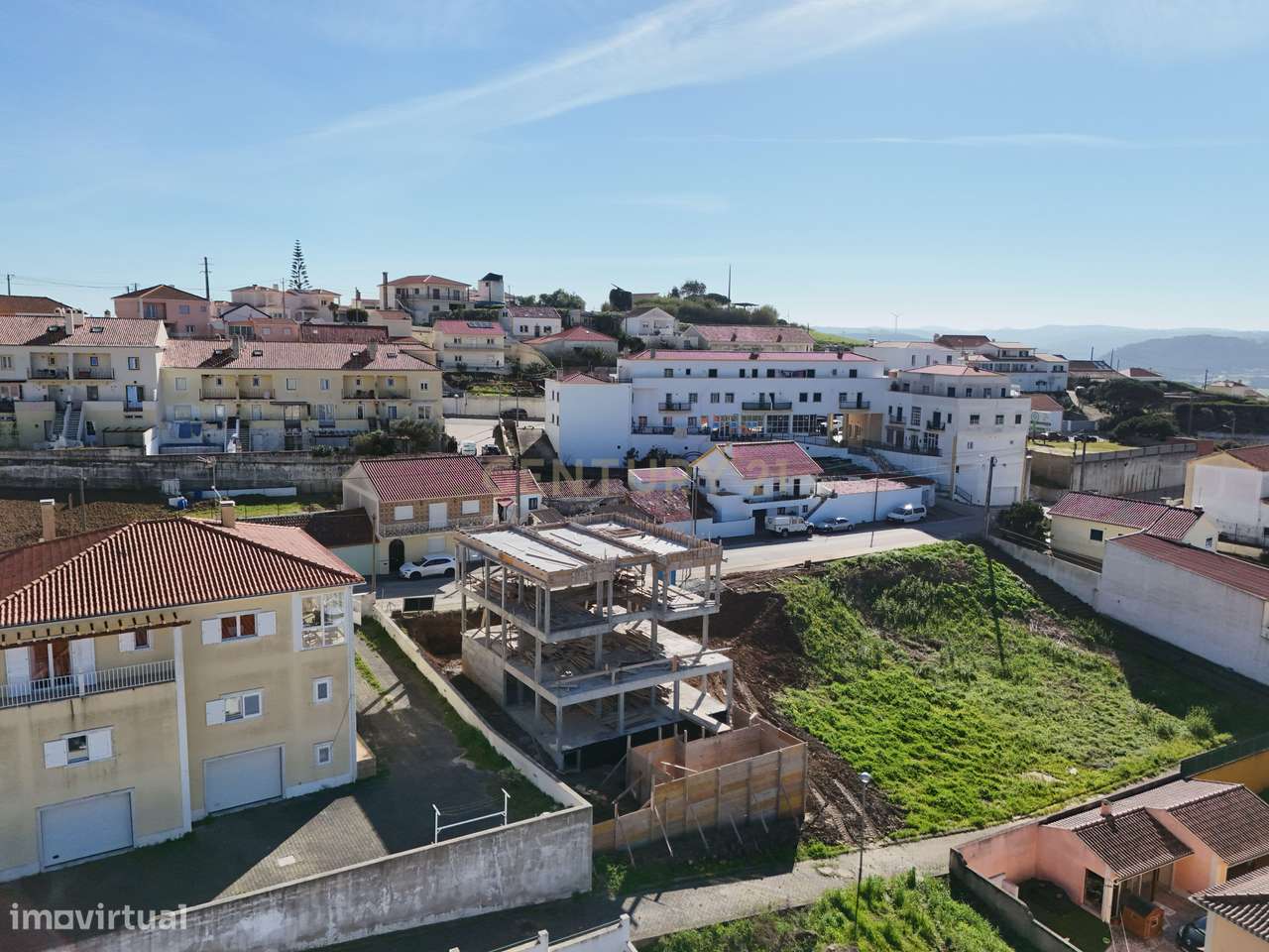 Moradia independente à venda na Rua da Escola na Encarnação (Mafra) - Grande imagem: 3/22