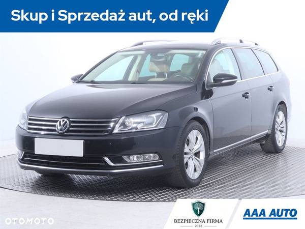 Volkswagen Passat - 2