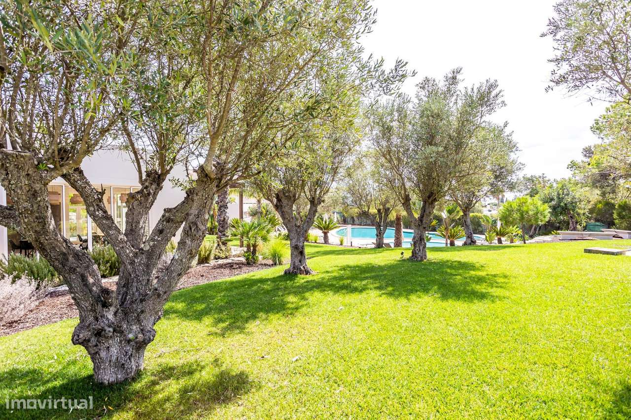 Moradia de Luxo em Condomínio Exclusivo com Piscinas no Carvoeiro-52