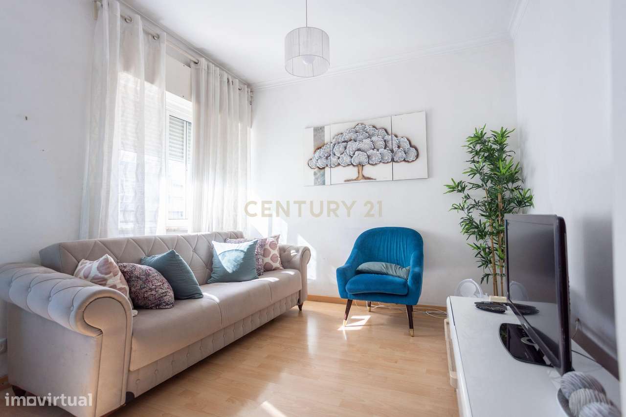 Apartamento T2 em Odivelas - Oportunidade Única!-0