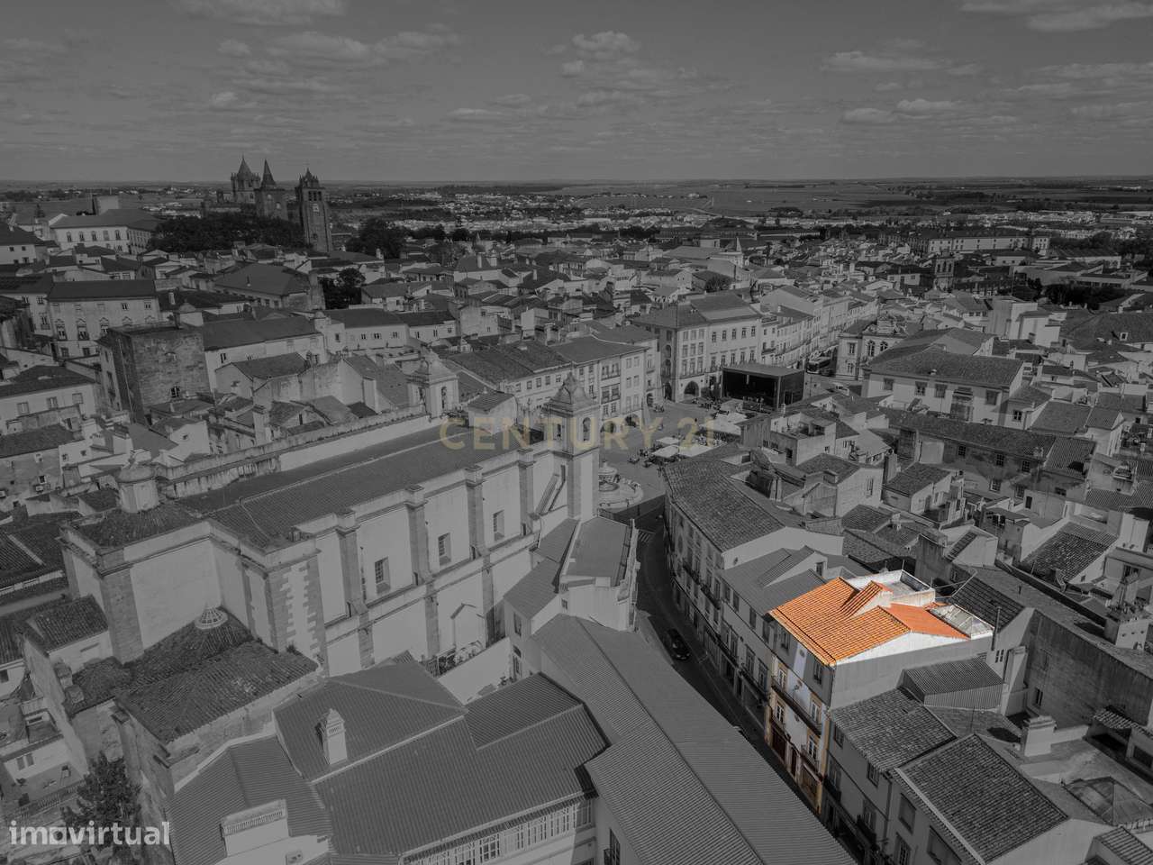 "Exclusiva Moradia Senhorial no Coração Histórico de Évora."-38