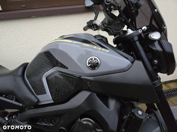 Yamaha MT - 7