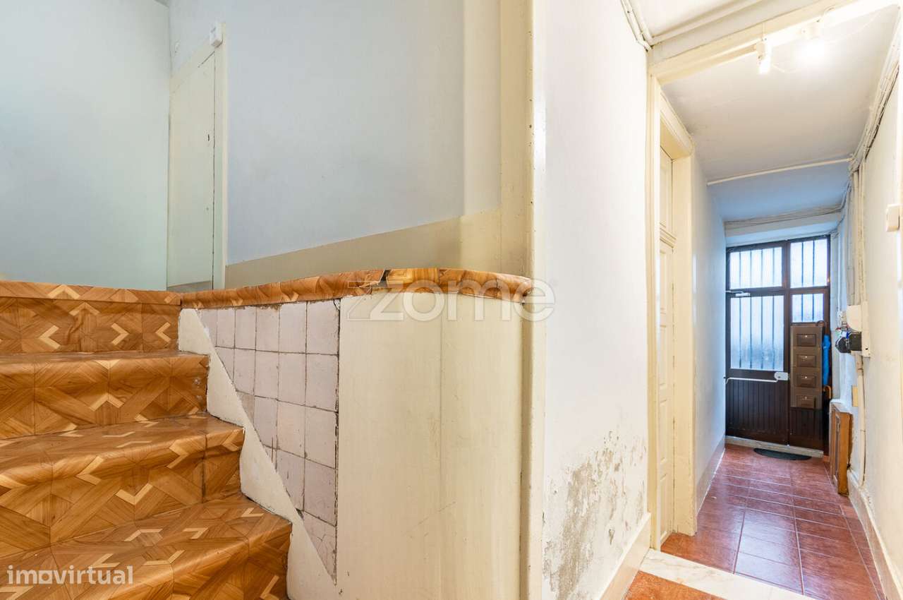 Prédio para Investimento em Zona ARU | Rua dos Caldeireiros - Porto - Grande imagem: 4/60