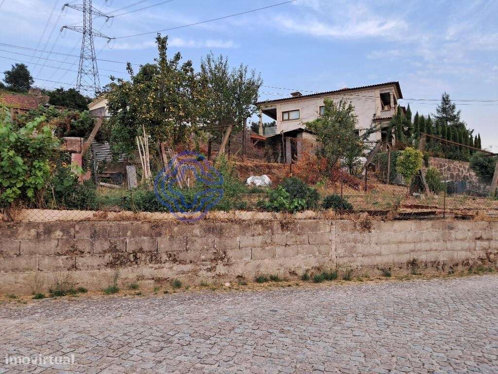 Terreno com viabilidade de construção, com duas frente de via publica. - Grande imagem: 5/10