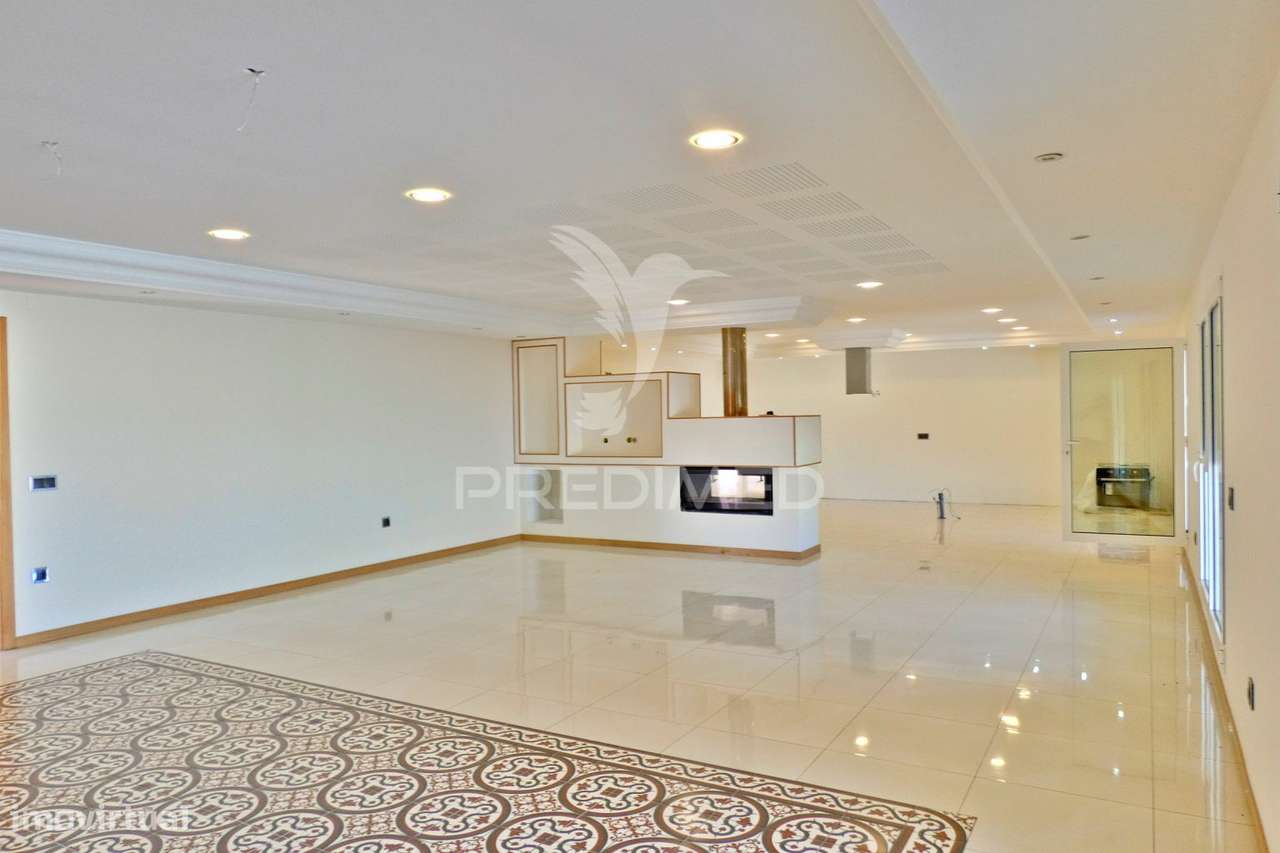 Moradia T7 com Garagem - Grande imagem: 5/24